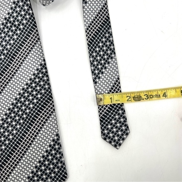 ADOLFO Men's Silver & Black Abstract Stripe 100% Silk Tie - Picture 7 of 7